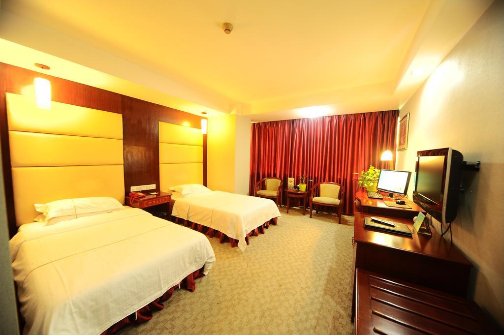 Hotel Junshan - Shuttle Bus For Fair 3*