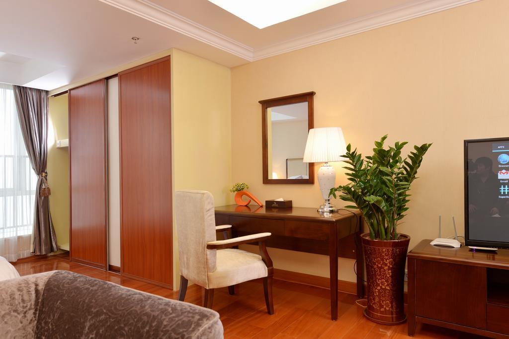 Yoyo International Hotel-the Legend Building-1mins To Line5 Taojin Stn-free Shuttle Bus For Fair * Guangzhou