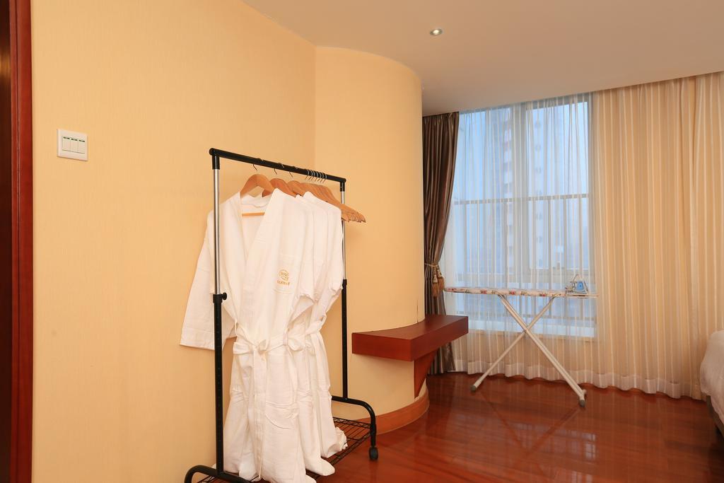 Apartemen Yoyo International Hotel-the Legend Building-1mins To Line5 Taojin Stn-free Shuttle Bus For Fair *