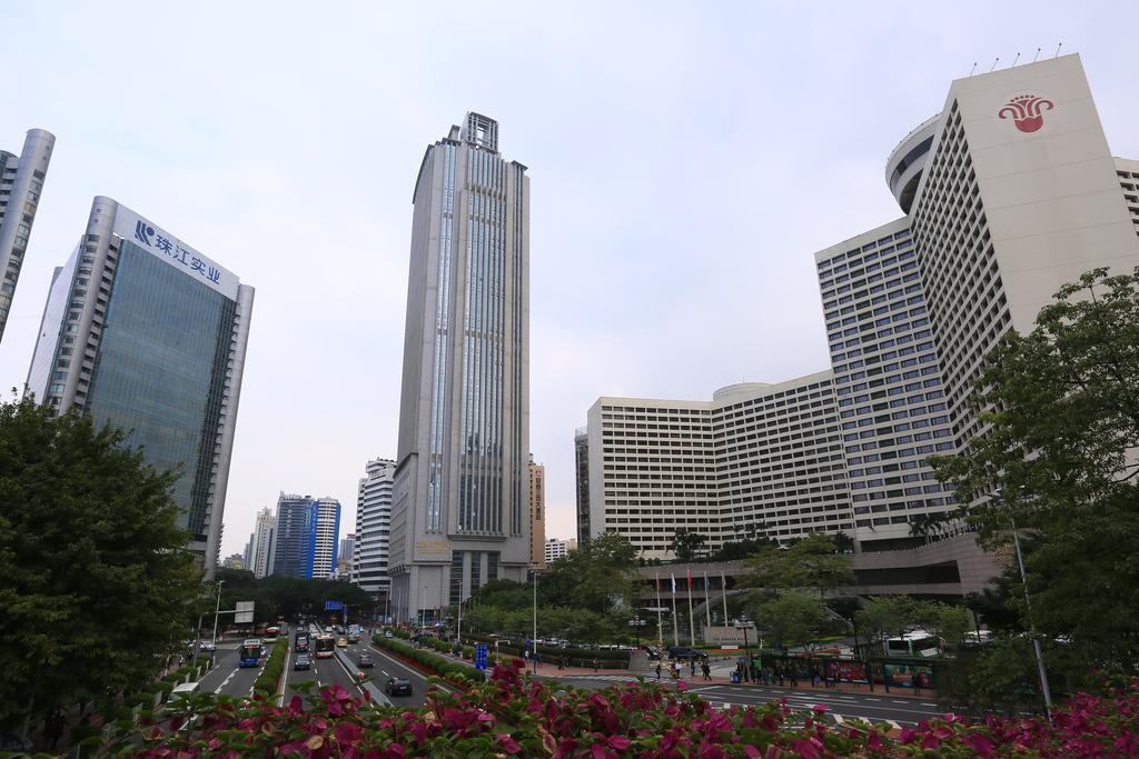 Yoyo International Hotel-the Legend Building-1mins To Line5 Taojin Stn-free Shuttle Bus For Fair Guangzhou