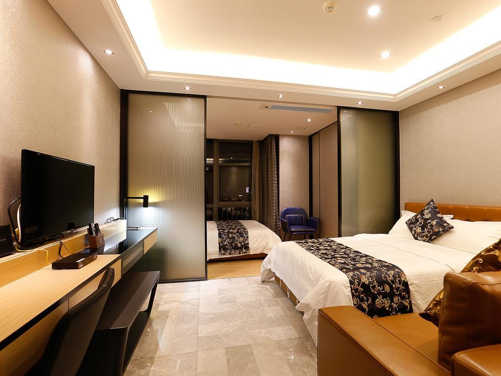 Pengman Beijing Rd. A-mall * Guangzhou