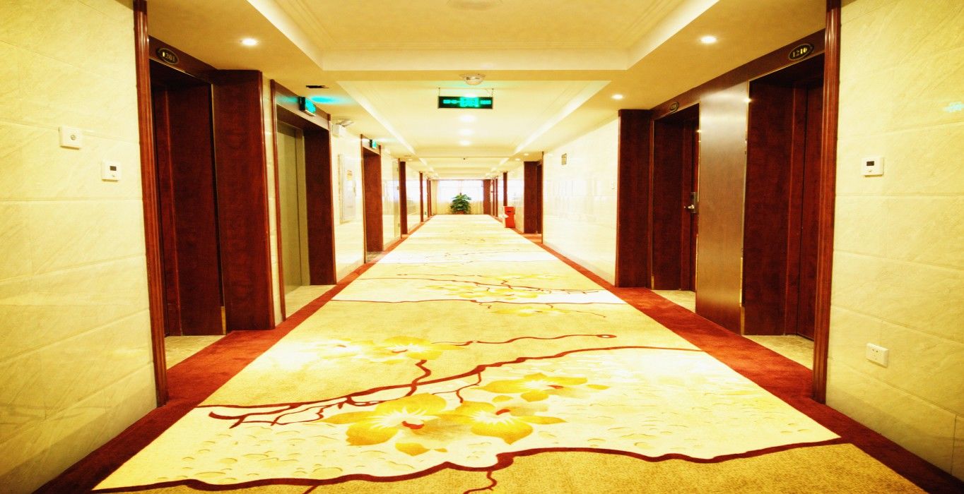 Junye International Hotel 4*