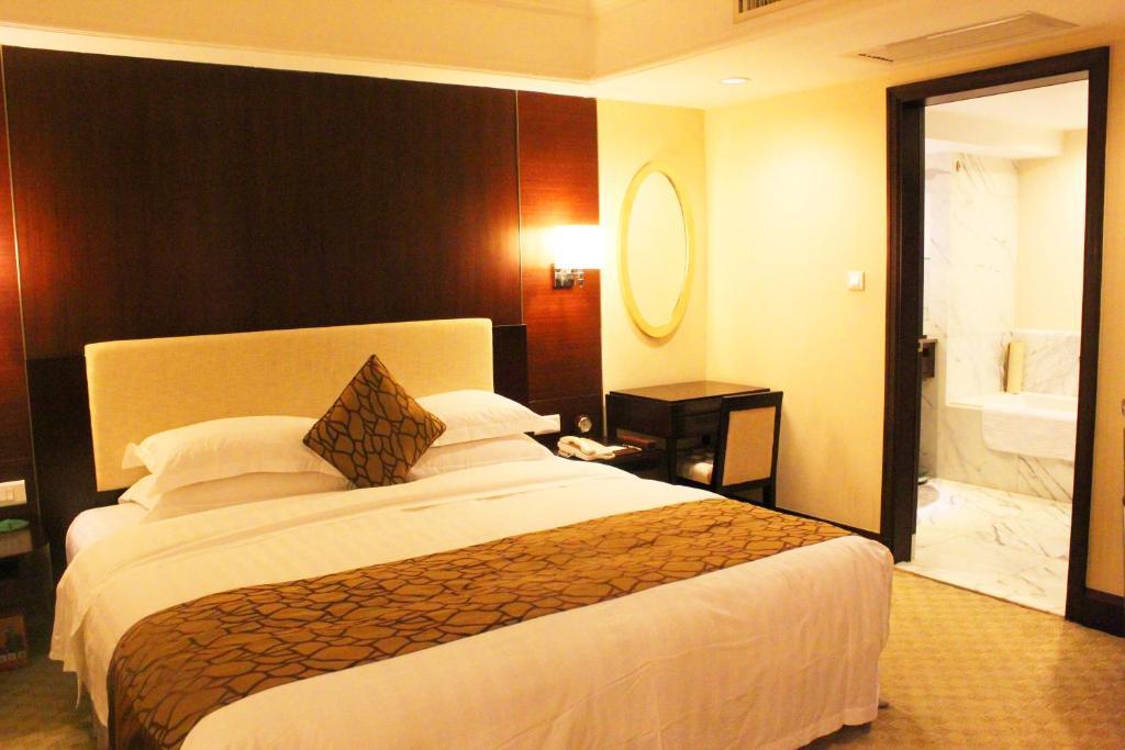Royal Hotel 4*