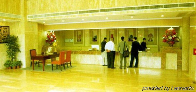 Hotel Baiyun Cheerful 4*