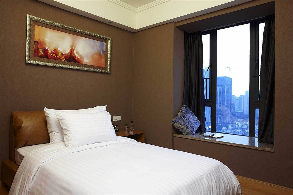 Dan Executive Zhujiang New Town-freeshuttle Bus To Cantonfair Duringcanton Fair Period