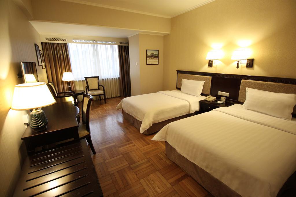 Guangzhou Hotel 3*