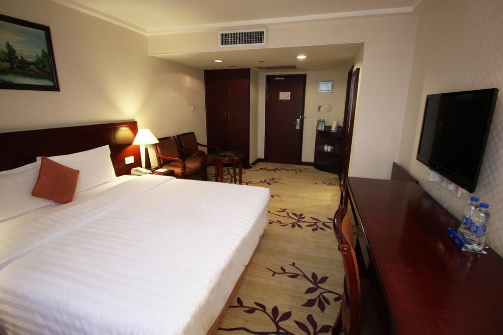 Hotel Guangzhou Hotel 3*