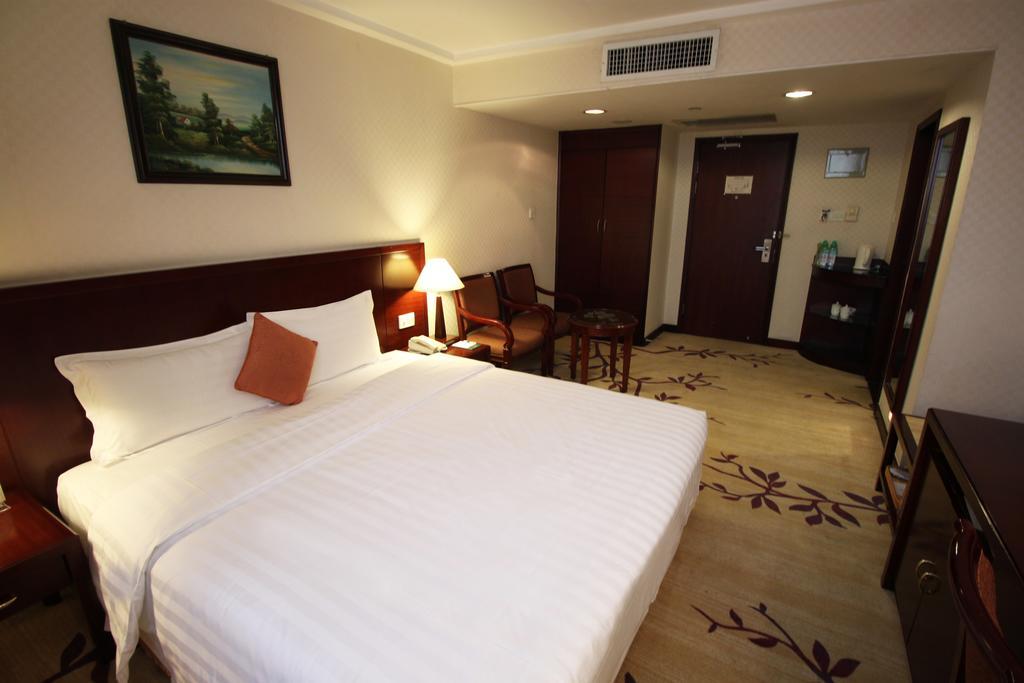 Guangzhou Hotel 3*