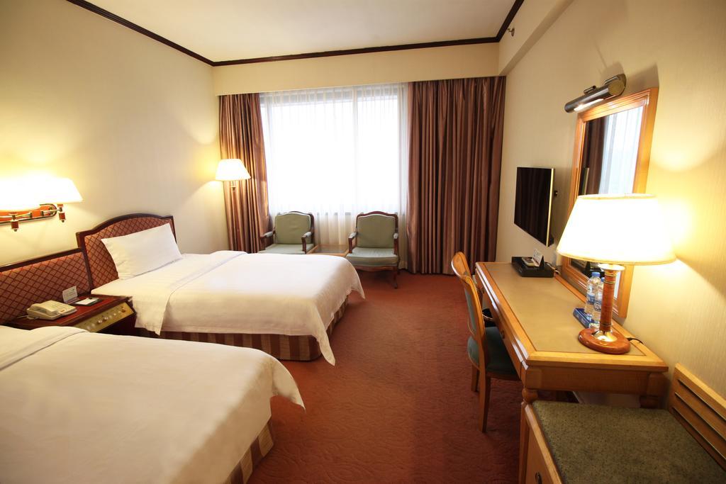 Guangzhou Hotel 3*