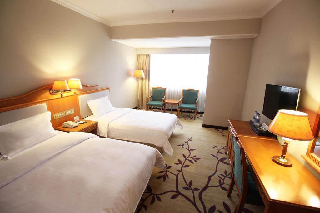 Hotel Guangzhou Hotel 3*