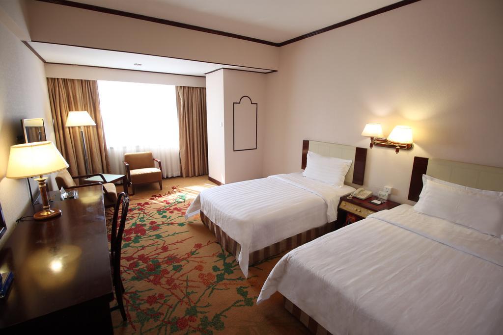 Hotel Guangzhou Hotel 3*
