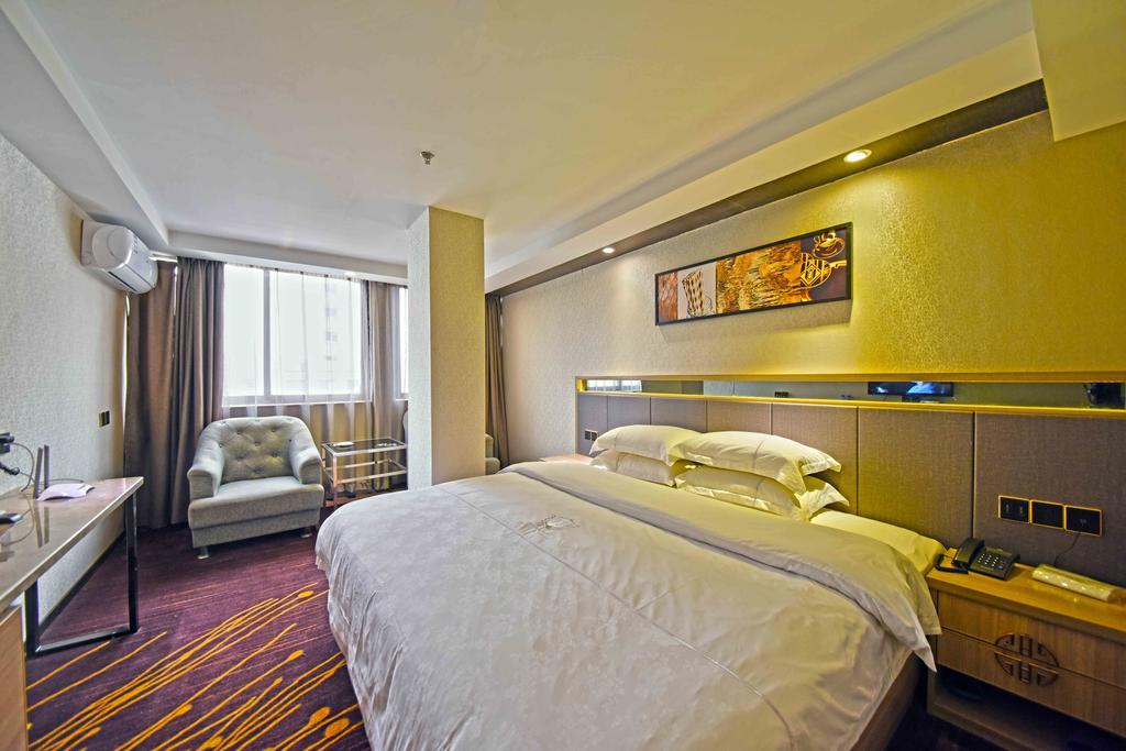 Fuhao Hotel 4*