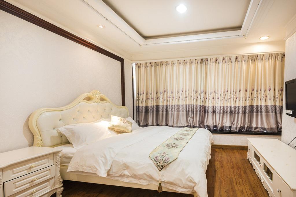 Grand Continental Apartment *
