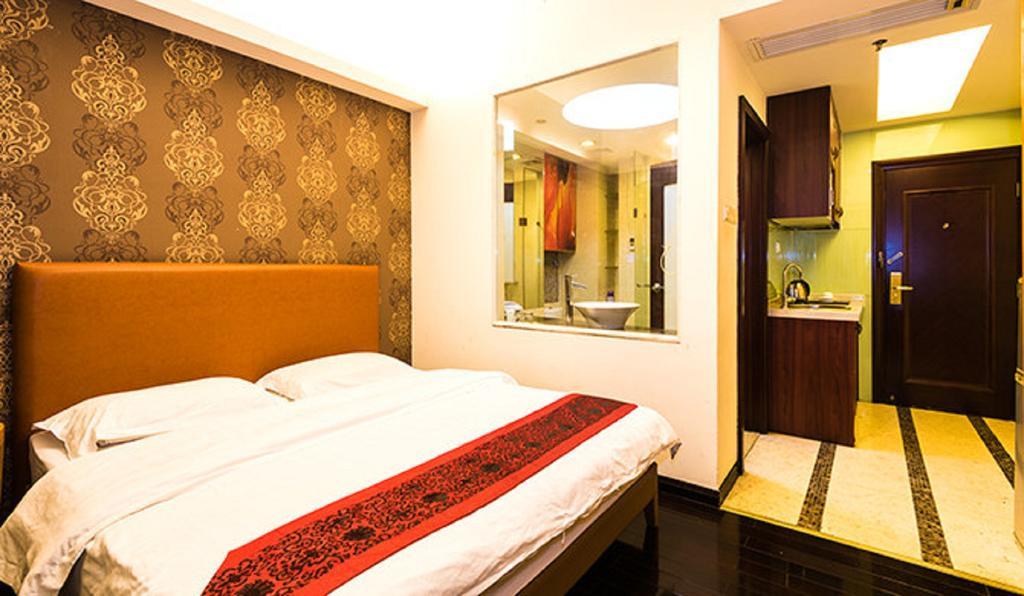 Grand Continental Apartment *