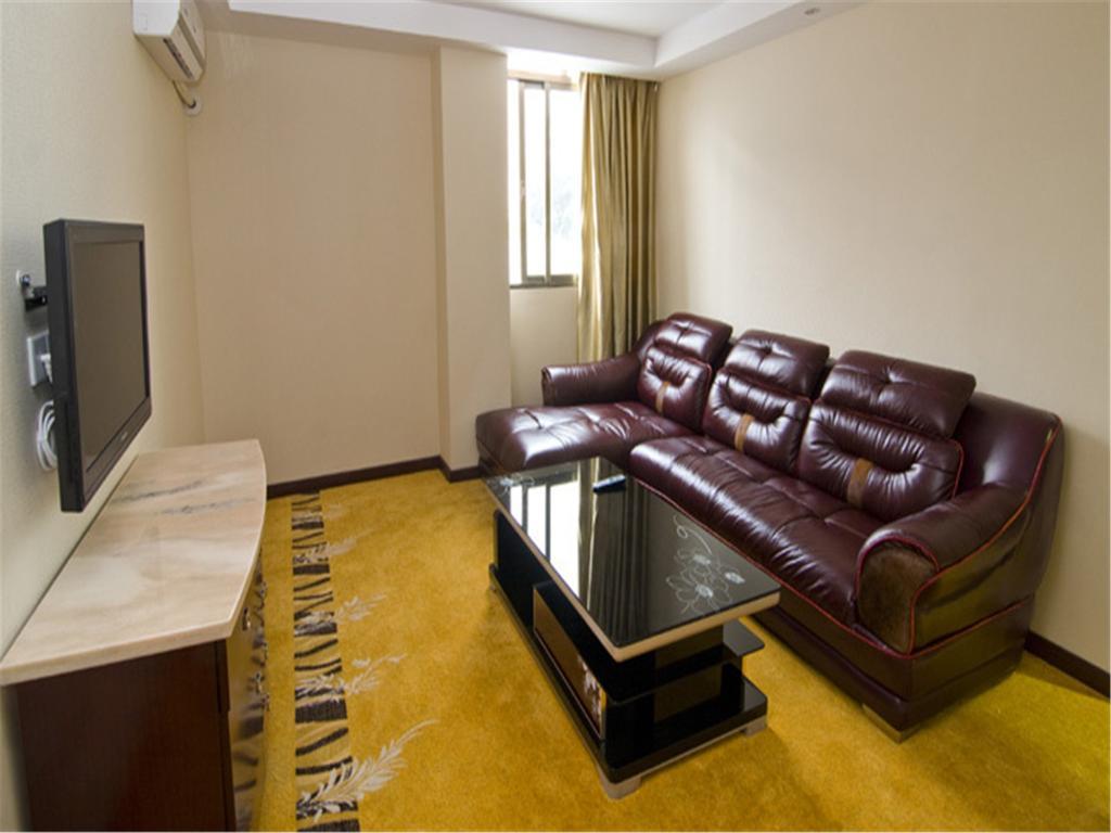 Hotel Lu Jiang Tian Yue Hotel 2*