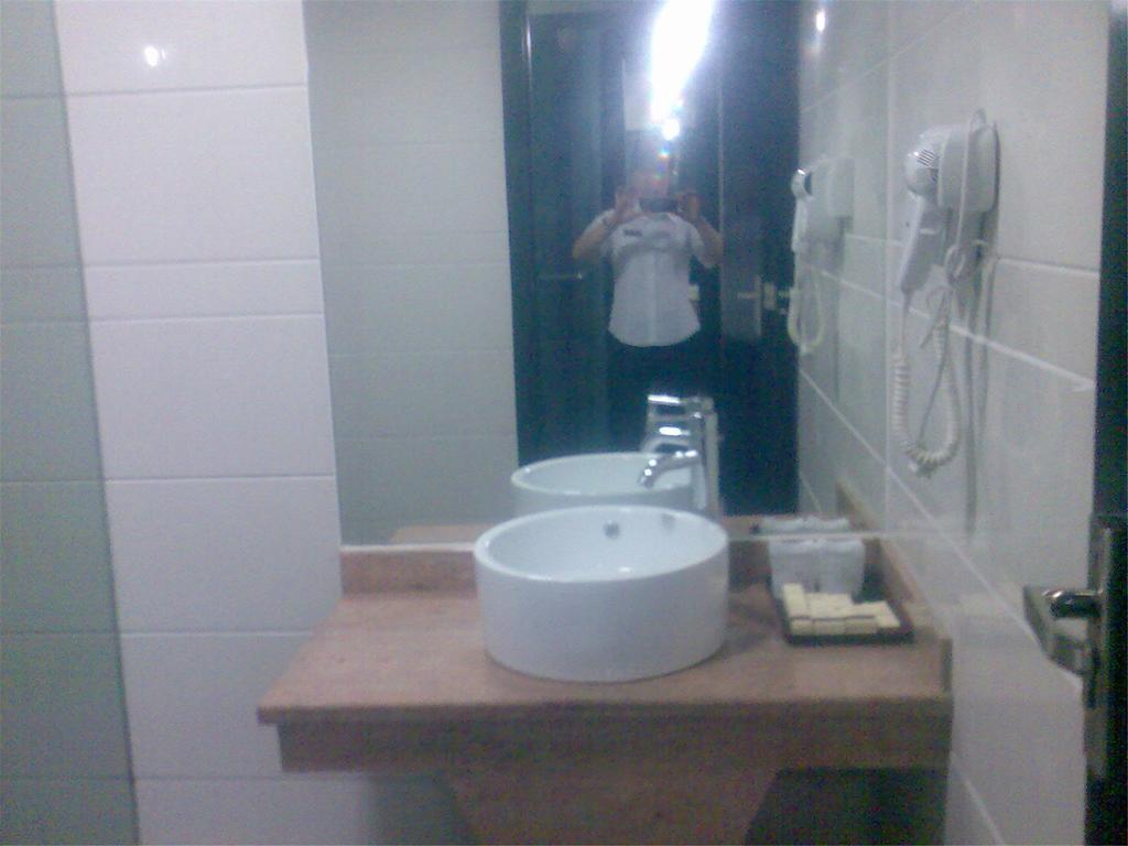 Hotel Jiayi 2*
