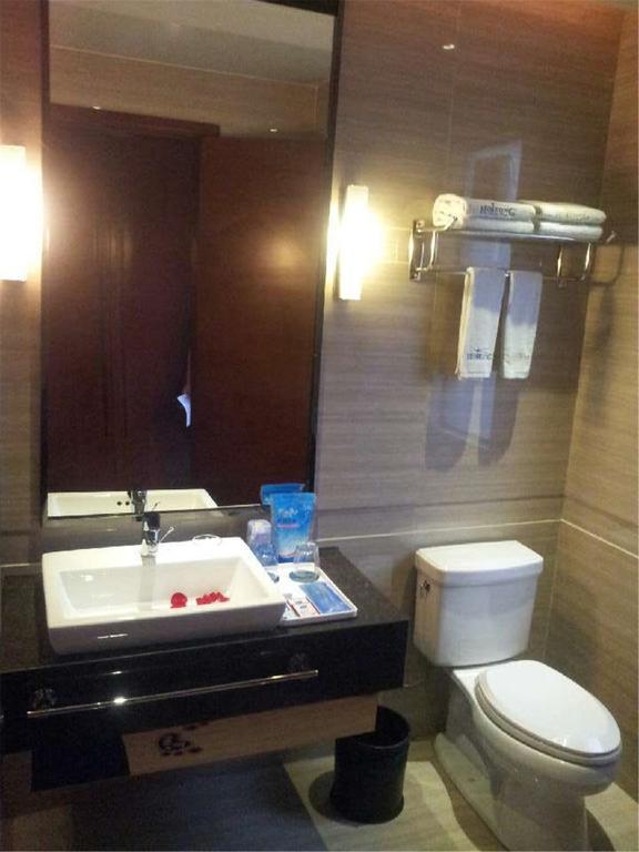 Hoikong Hotel 3*