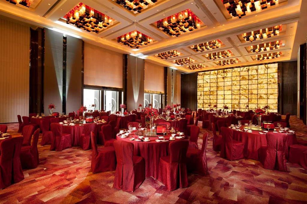 Hilton Tianhe: Fair Shuttle & Registration Hotel