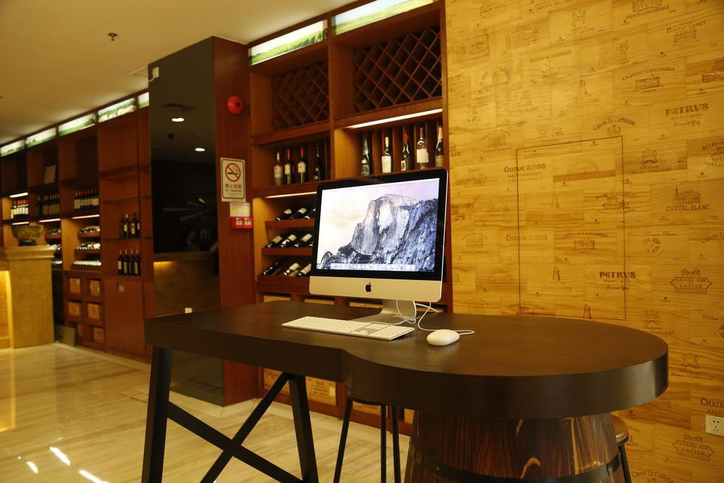 Orange Select Huanshi East Road Hotel