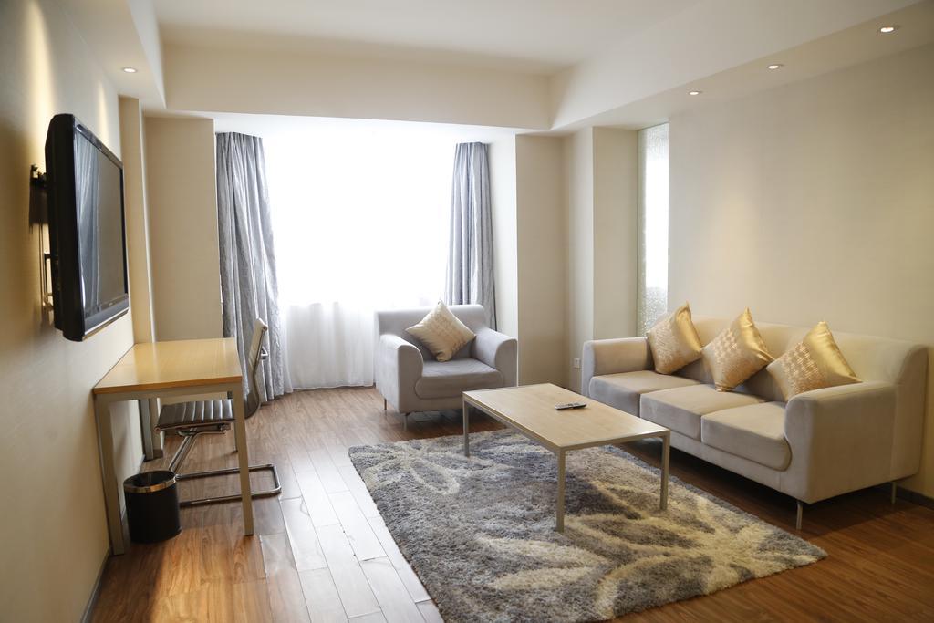 Orange Select Huanshi East Road Hotel 3*