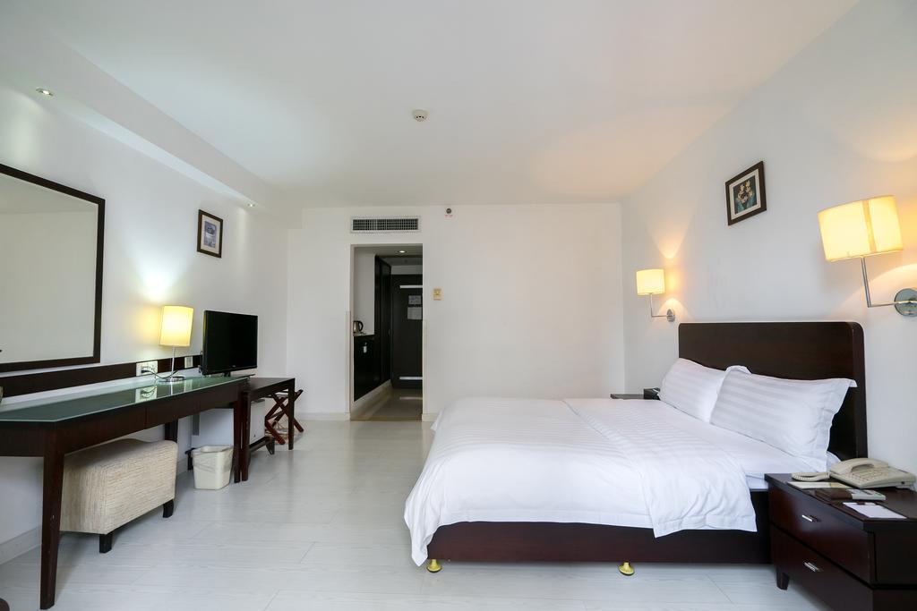 Zhuhai Special Economic Zone Hotel 3*