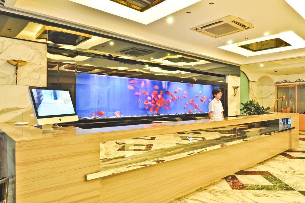 Sealy Hotel,
