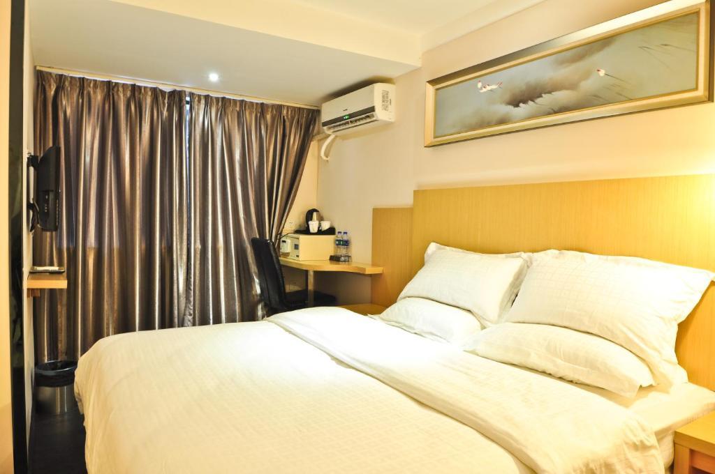 Sealy Hotel, 3*