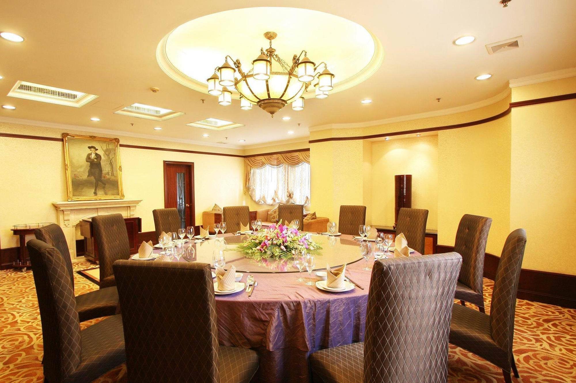 Grand Palace - Grand Management Group - Free Shuttle Bus To Fair During Fair Period 4*