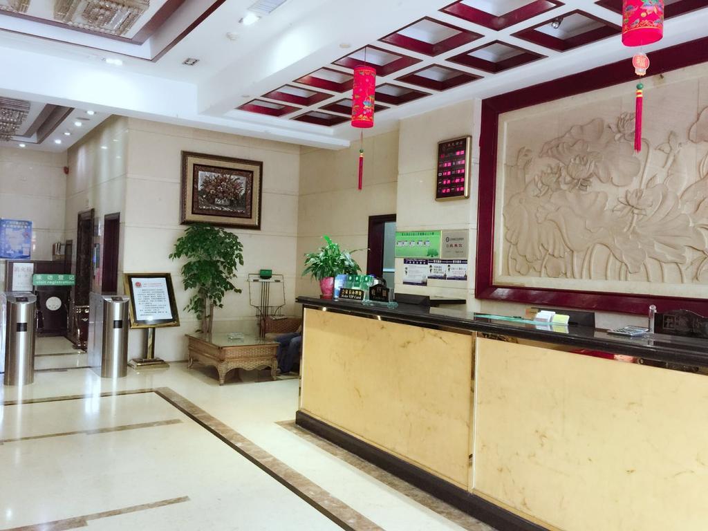 Hotel Lucky 3*