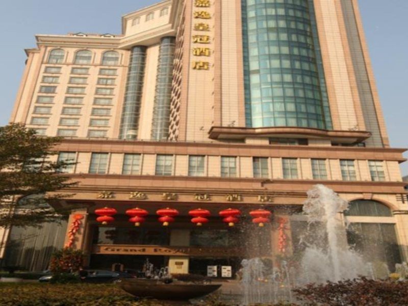 Grand Royal Hotel 4*