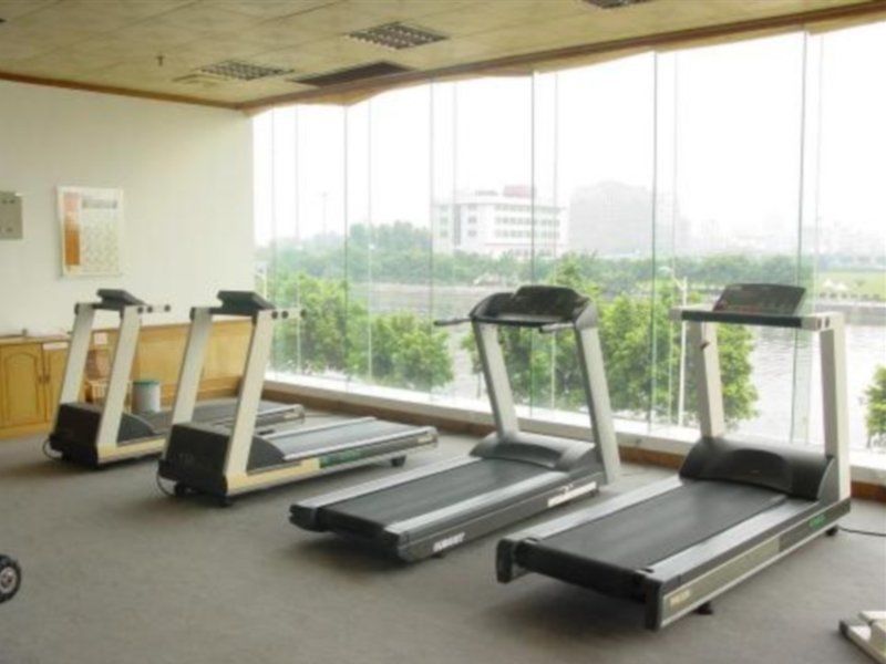 Ramada By Wyndham Pearl Guangzhou-canton Fair Free Shuttle Bus 4*