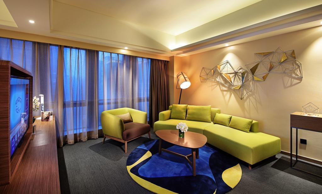 Hotel Hampton By Hilton Zhujiang New Town - Free Shuttle Bus To Fair 4*