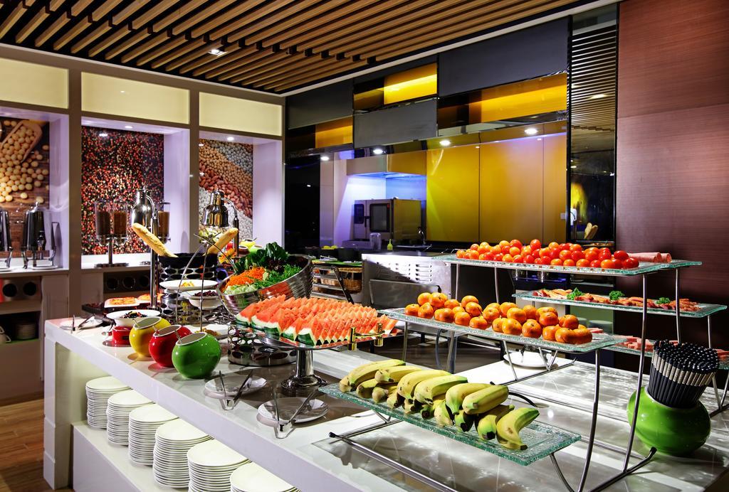 Hotel Hampton By Hilton Zhujiang New Town - Free Shuttle Bus To Fair 4*