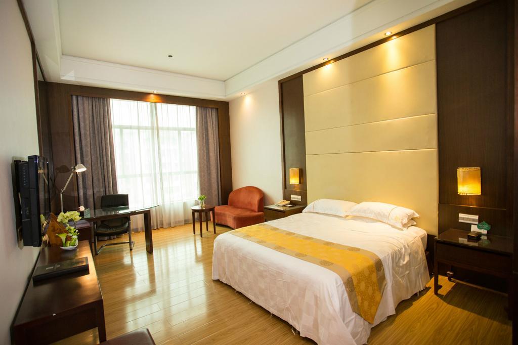 Hotel Baiyun Cheerful