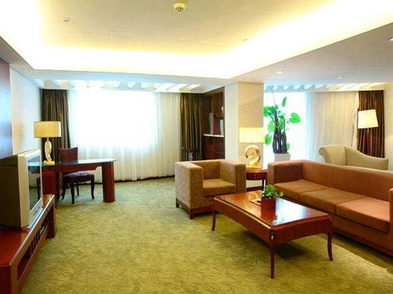 Hilton Garden Tianhe Hotel 4*