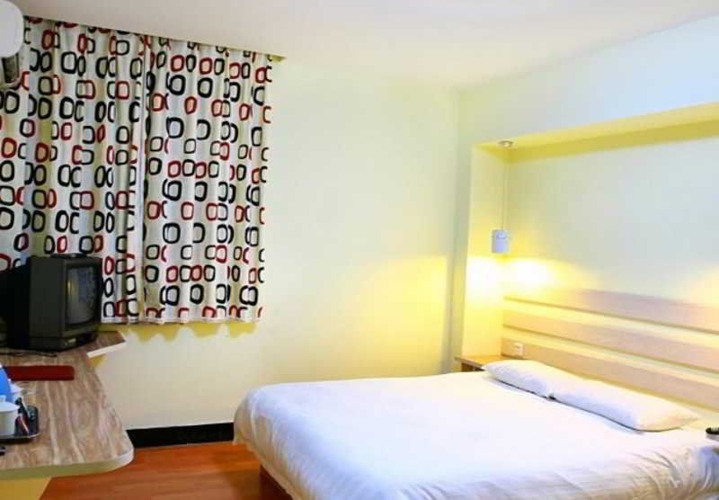 V8 Train Station Hotel Guangzhou