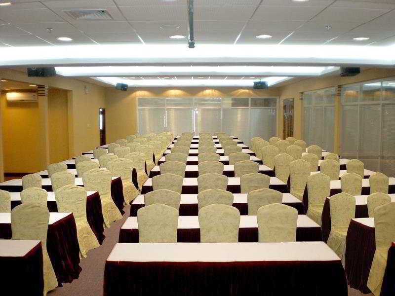 Warm Yes Business Hotel 4*