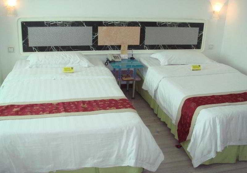 V8 Train Station Hotel 3*