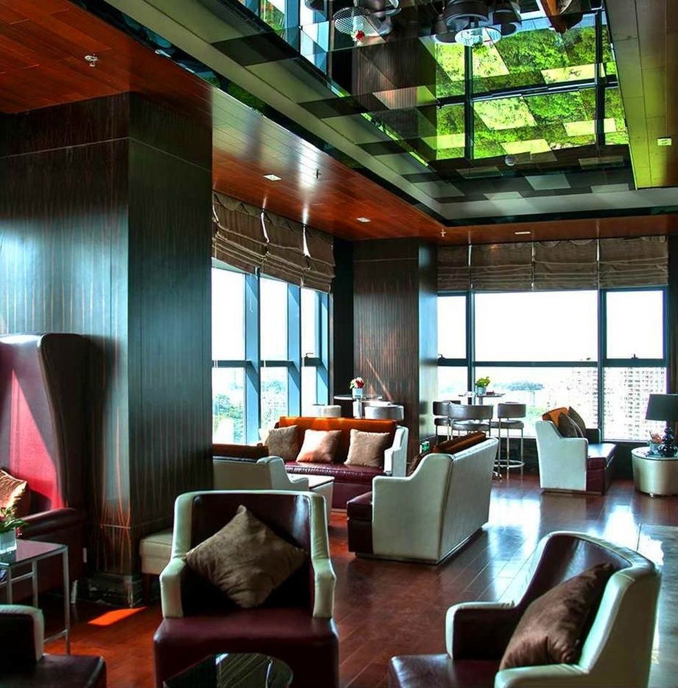 Hotel Easco 4*