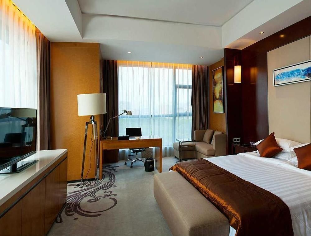 Hotel Easco 4*