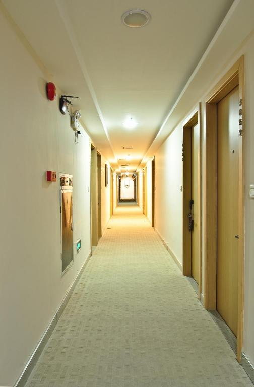 Sealy Hotel,