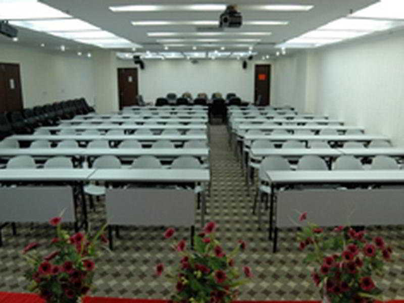 Pa Zhou Conference Hotel 3*