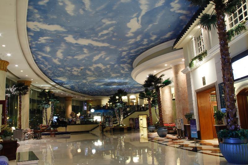 Hotel The Royal Marina Plaza 5*