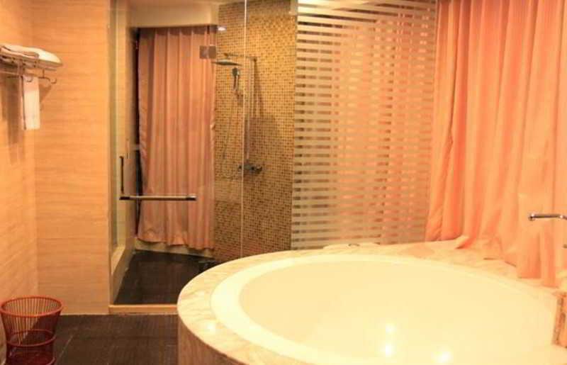 Calvin Hotel 4*