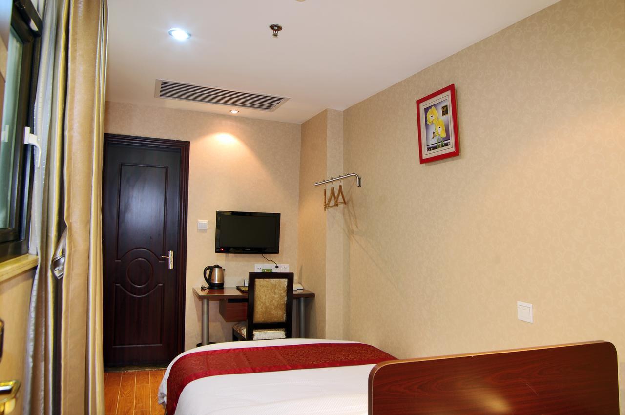 Lucky Hotel