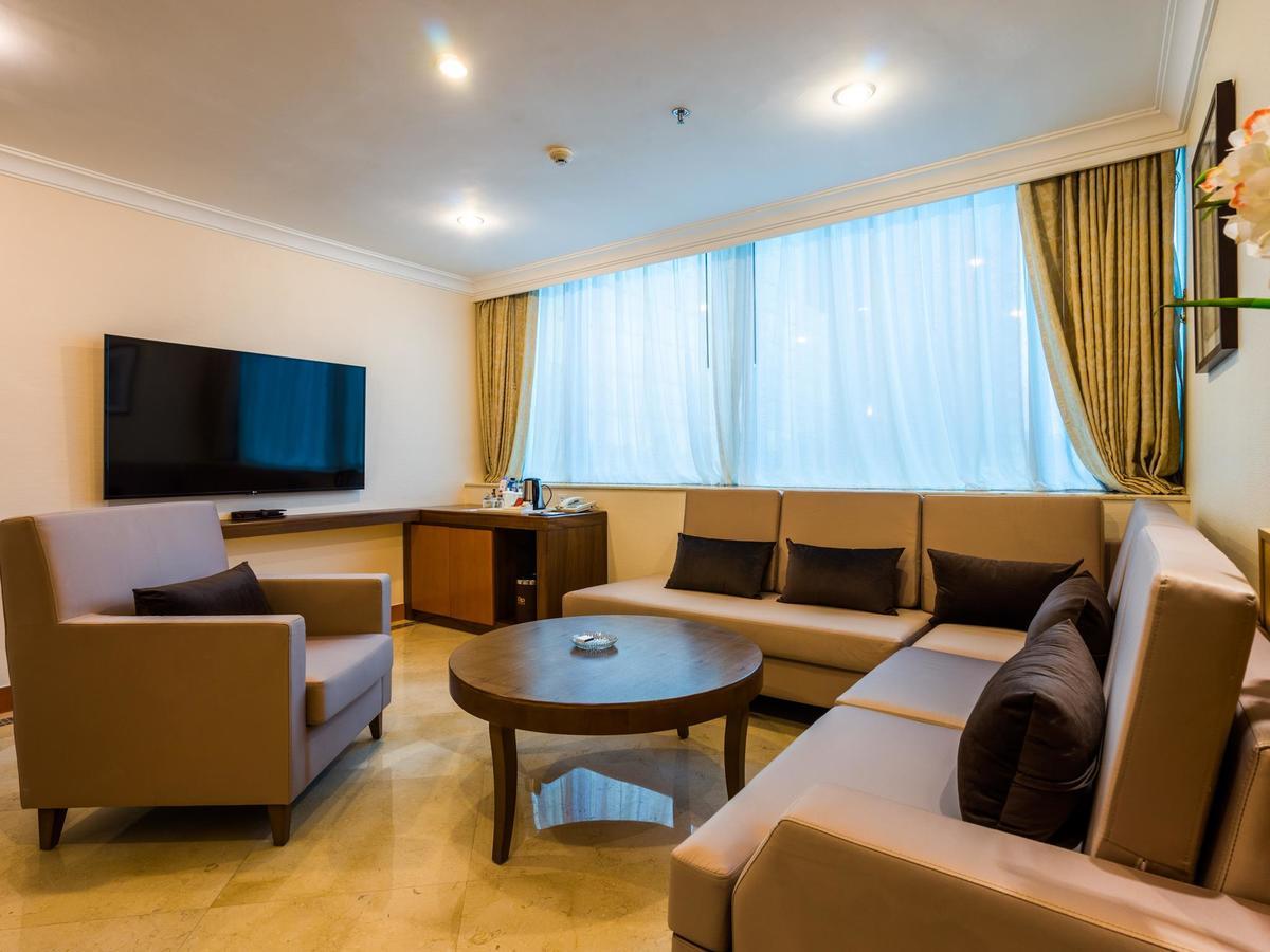 Hotel China Mayors Plaza - Free Shuttle Between And Exhibition Center & Exhibitor Registration Counter During Fair 4*