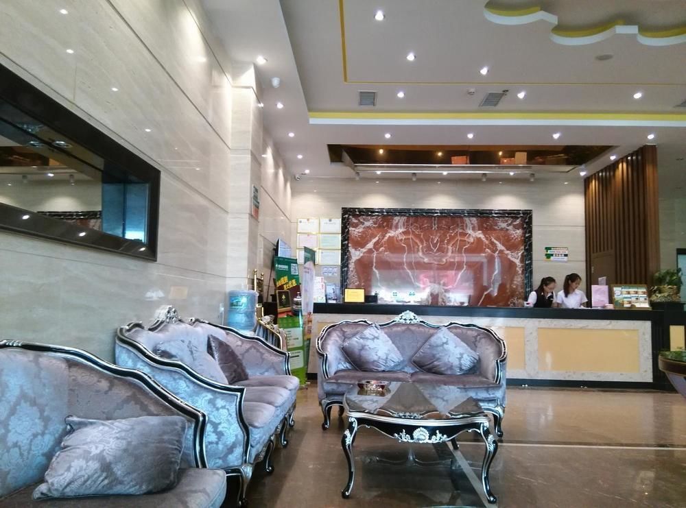 Greentree Panyu Chimelong Paradise Business Hotel 3*