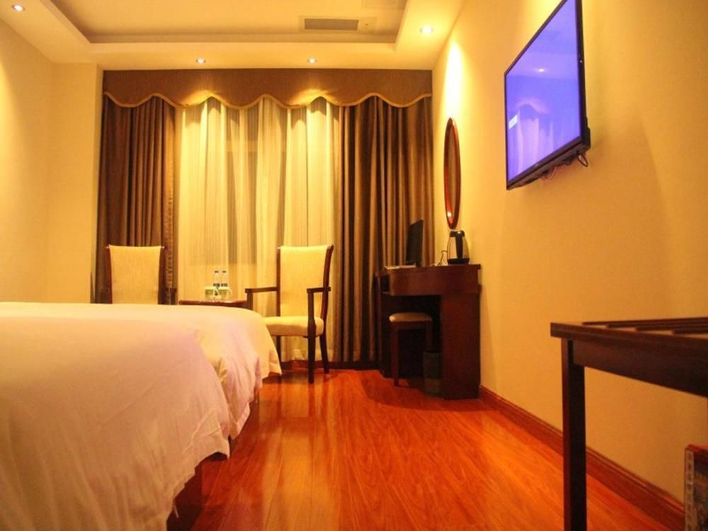 Greentree Panyu Chimelong Paradise Business Hotel 3*