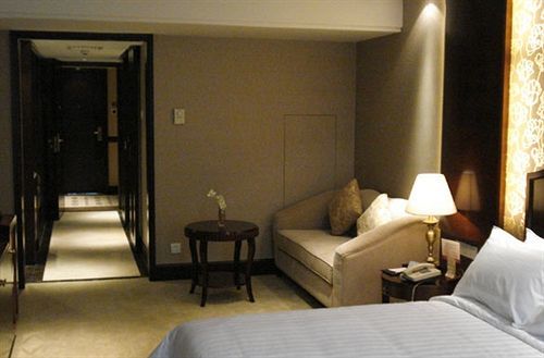 Grand Palace - Grand Management Group - Free Shuttle Bus To Fair During Fair Period Hotel 4*