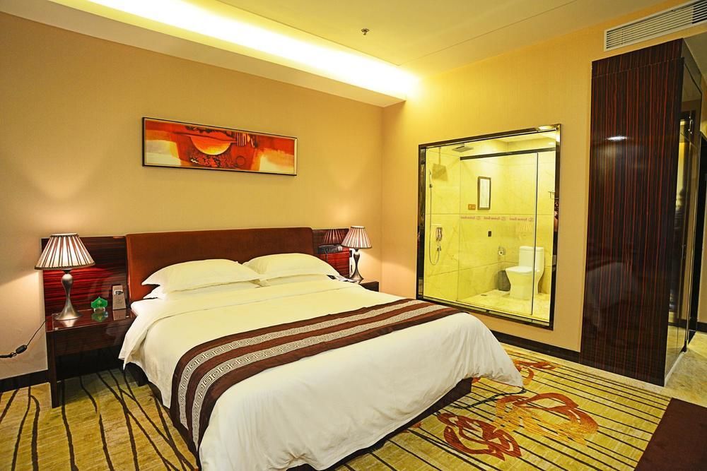 Liangfan Holiday Hotel 4*